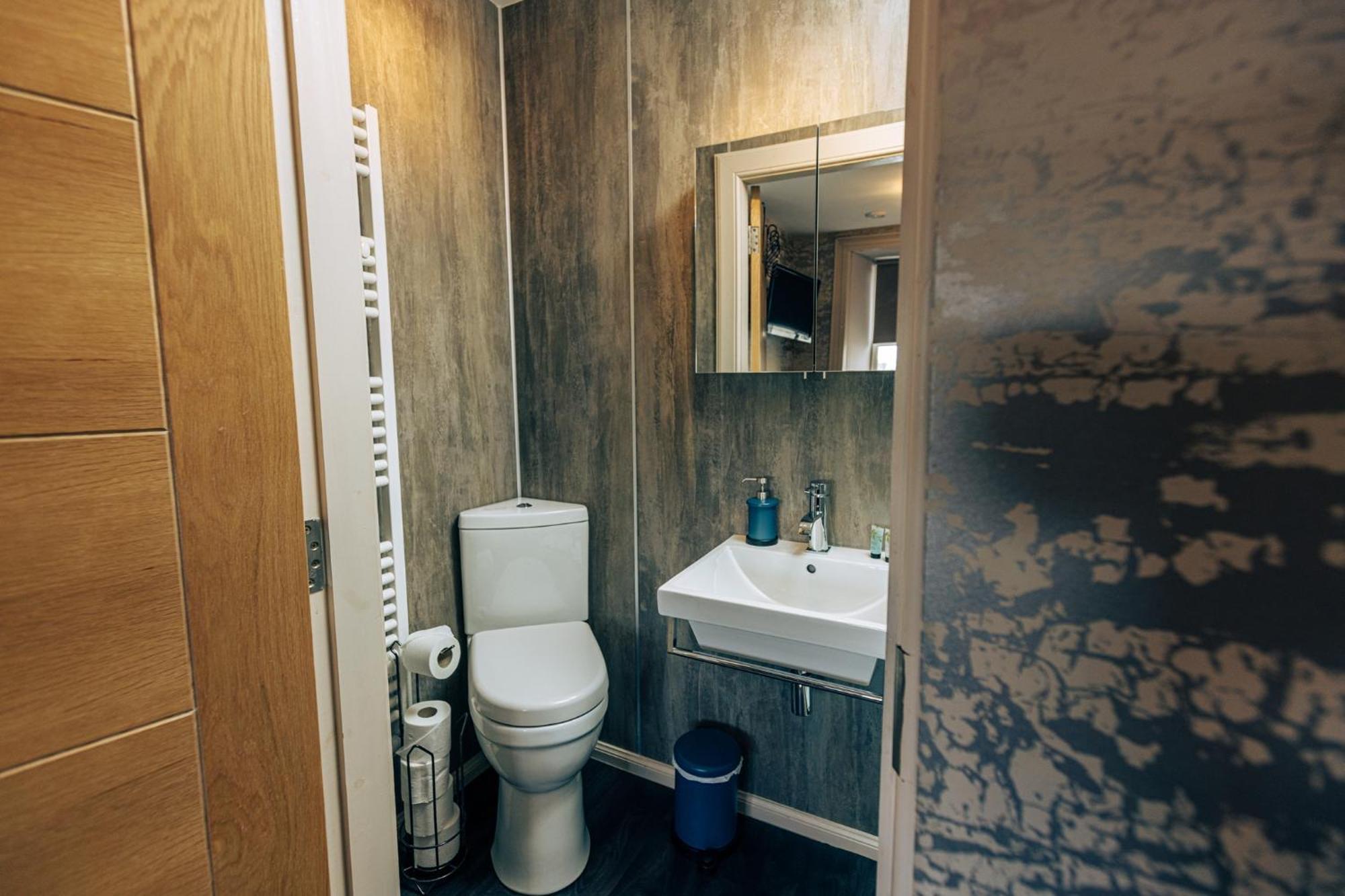 קריף The Tower Gastro Pub & Apartments חדר תמונה