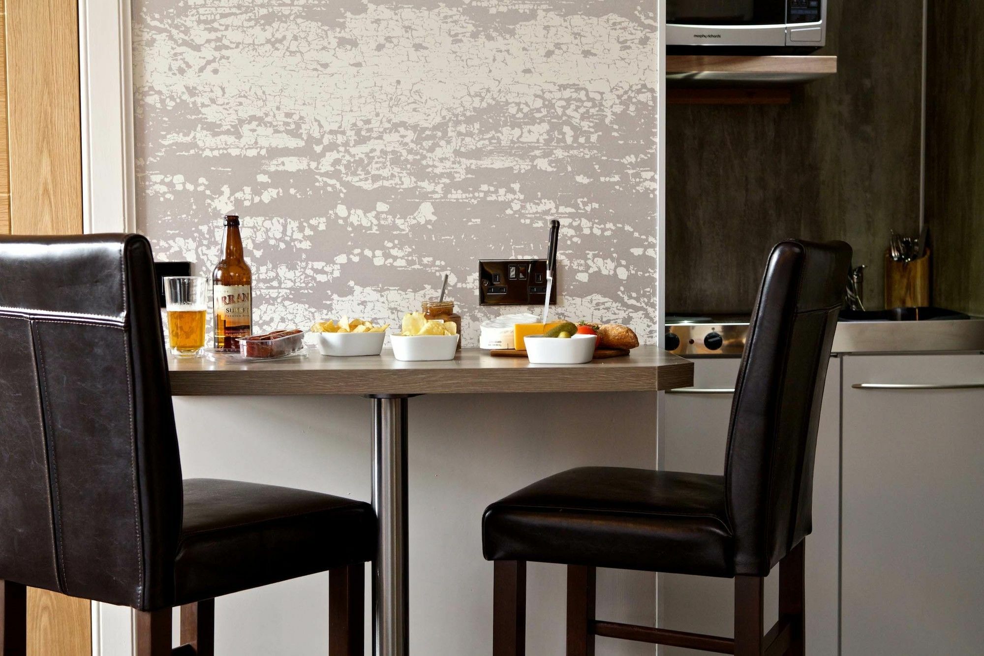 קריף The Tower Gastro Pub & Apartments מראה חיצוני תמונה